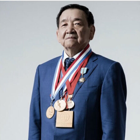 Ушкемпиров чемпион Олимпийских игр удостоен звания Герой Труда Казахстана.
