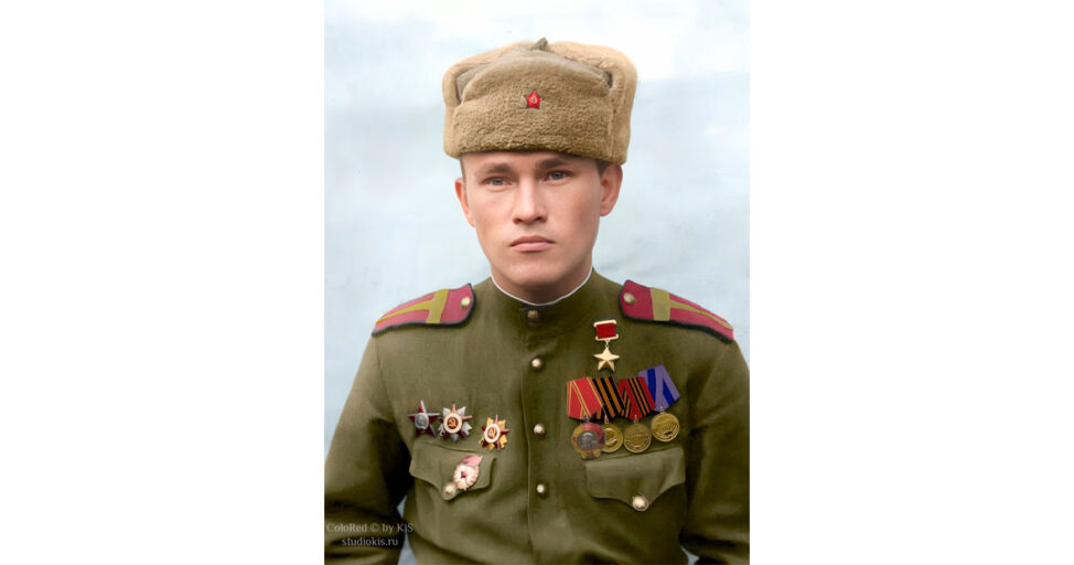 Герой Советского Союза старшина Садриев
